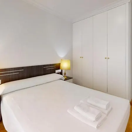 Airy Flat Apartment
